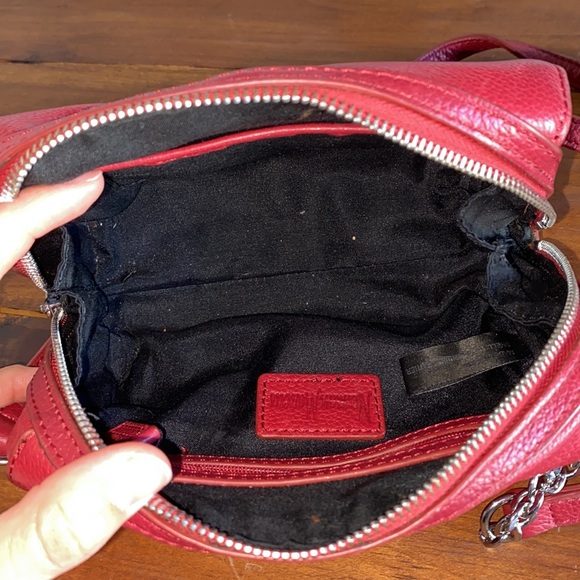 *Popping* magenta Neiman Marcus crossbody bag - Picture 7 of 7